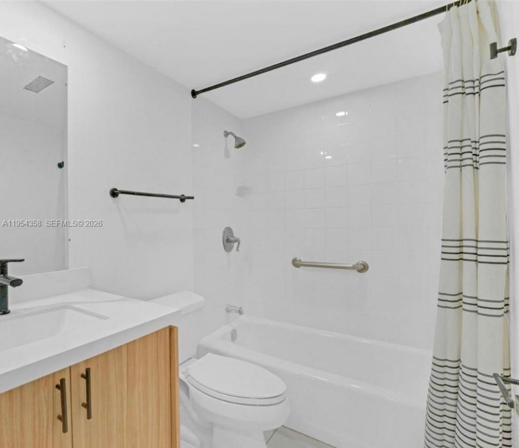 8315 SW 72nd Ave , Unit 201B, Miami, FL 33143 Photo