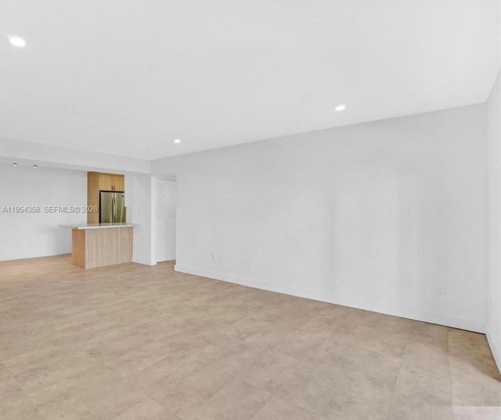 8315 SW 72nd Ave , Unit 201B, Miami, FL 33143 Photo