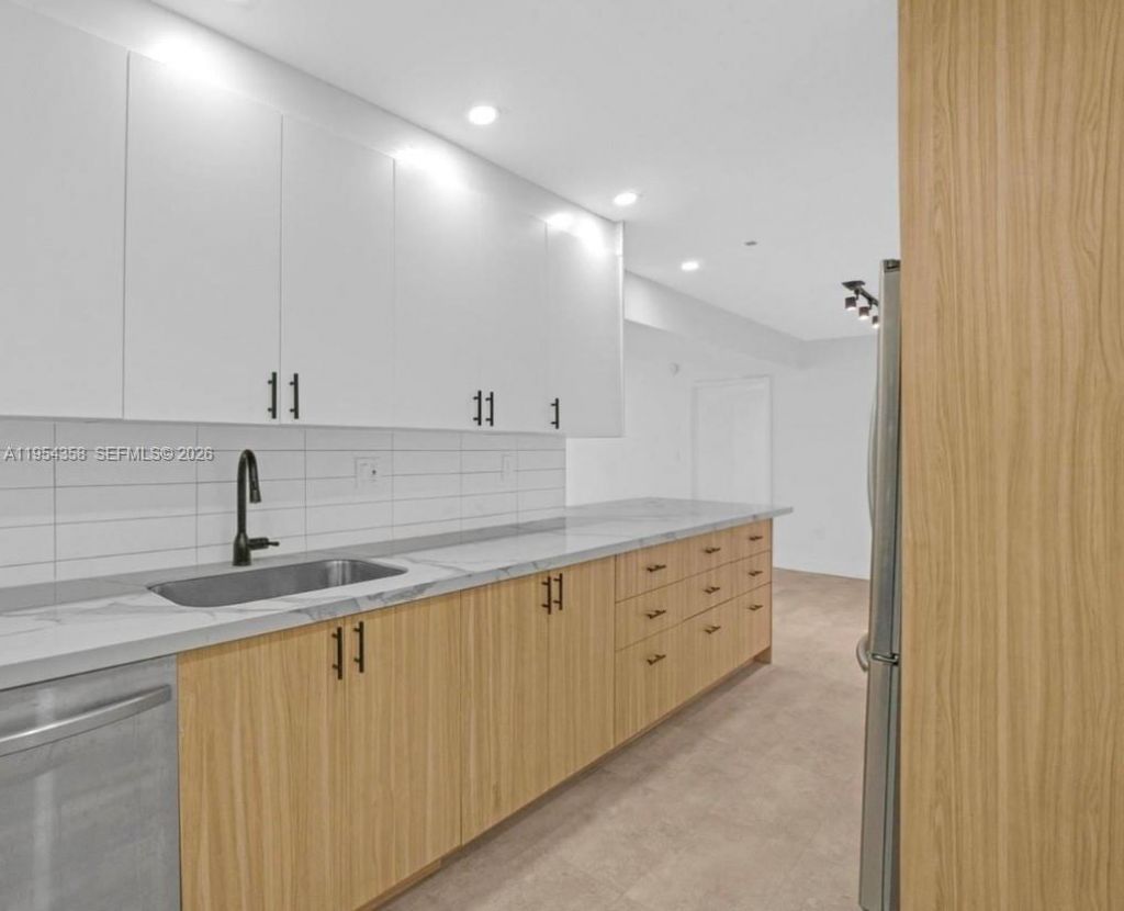 8315 SW 72nd Ave , Unit 201B, Miami, FL 33143 Photo