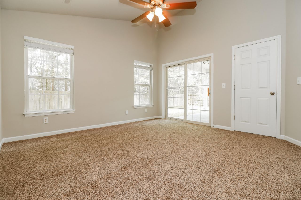 108 Jupiter Lane Photo 12