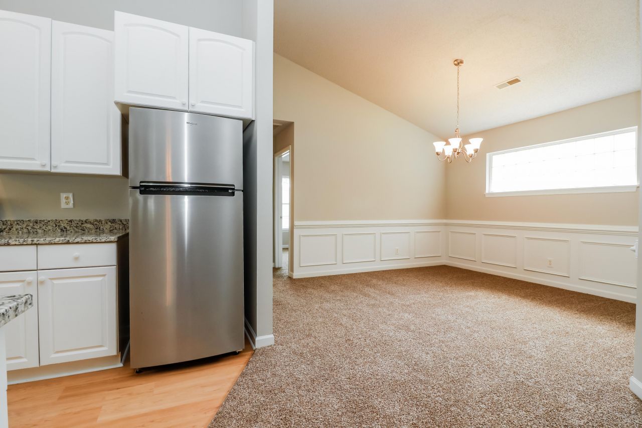 108 Jupiter Lane Photo 7