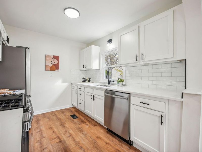 2888 Howey Road , Columbus, OH 43224 Photo 18