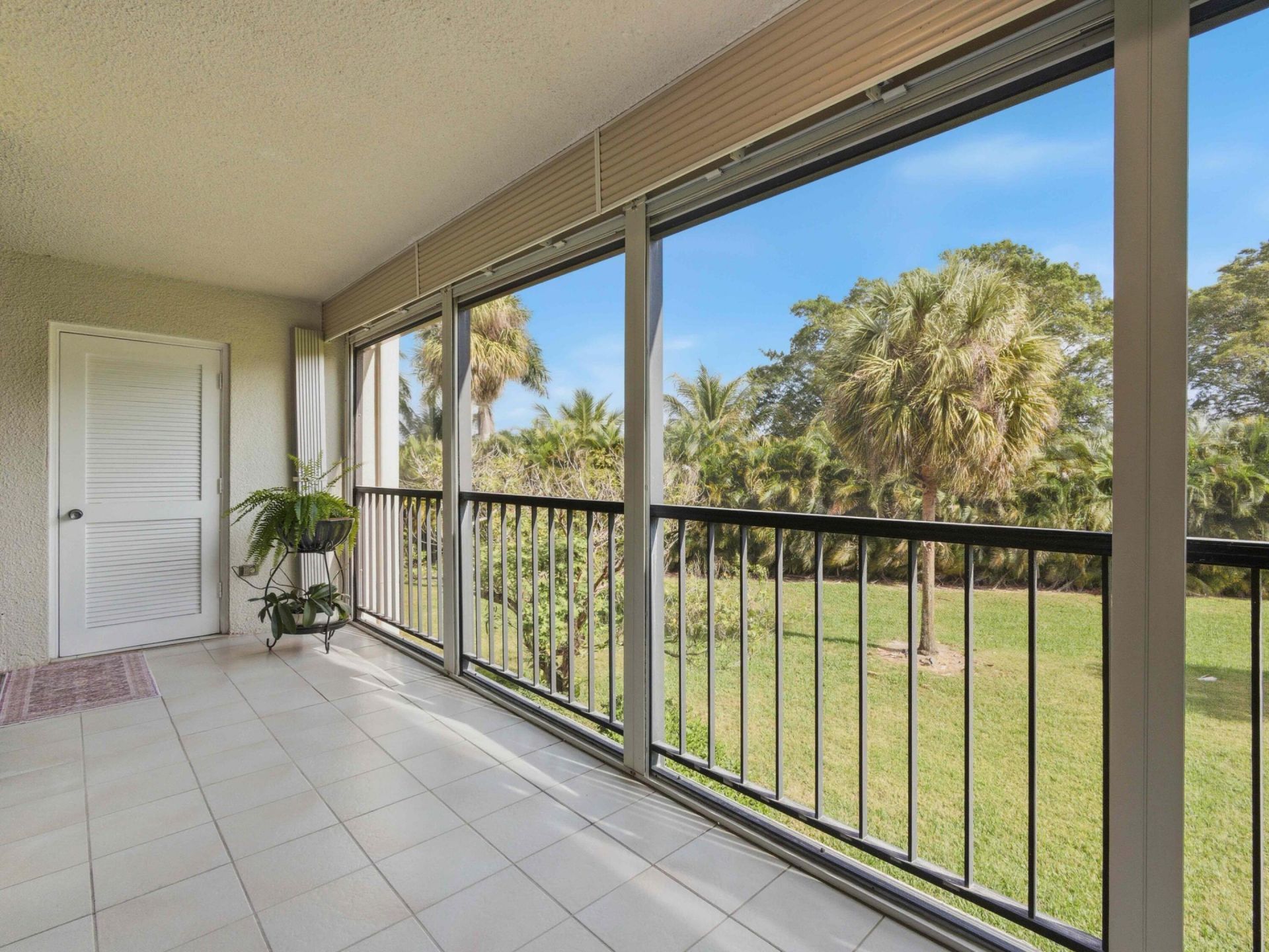 2520 Presidential Way, Unit 203, West Palm Beach, FL 33401 Photo