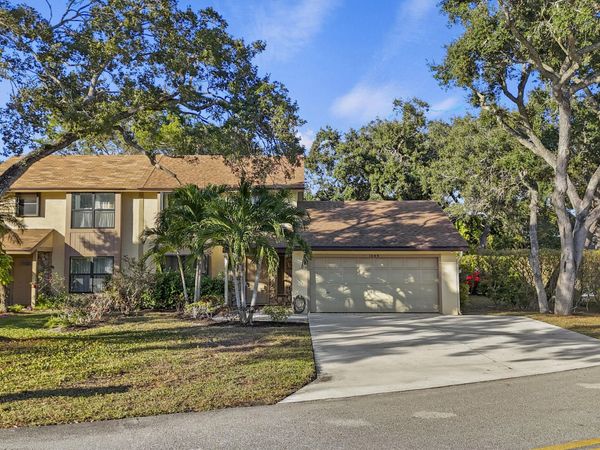 1089 Raintree Drive, Palm Beach Gardens, FL 33410