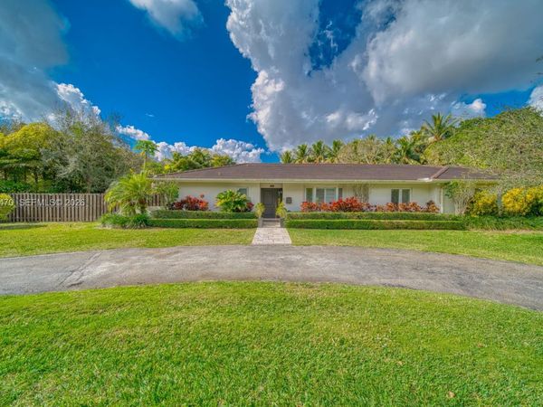 9750 SW 96 Ct, Miami, FL 33176