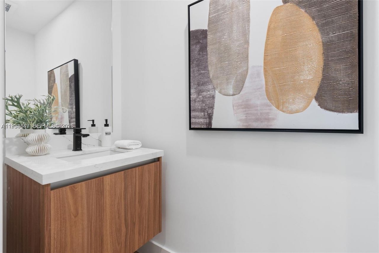 1245 SW 13th Ave, Unit 1245, Miami, FL 33135 Photo