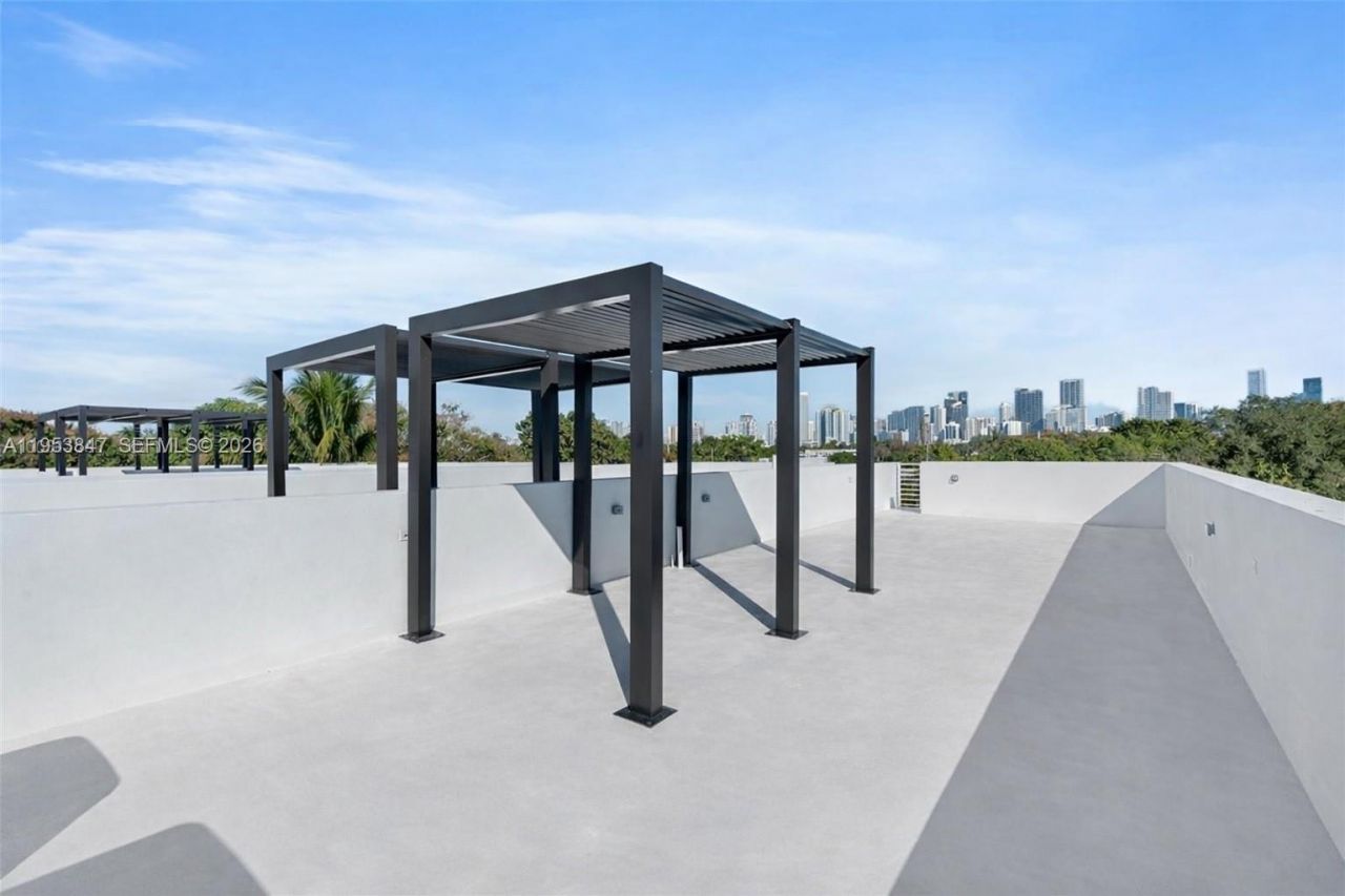 1245 SW 13th Ave, Unit 1245, Miami, FL 33135 Photo