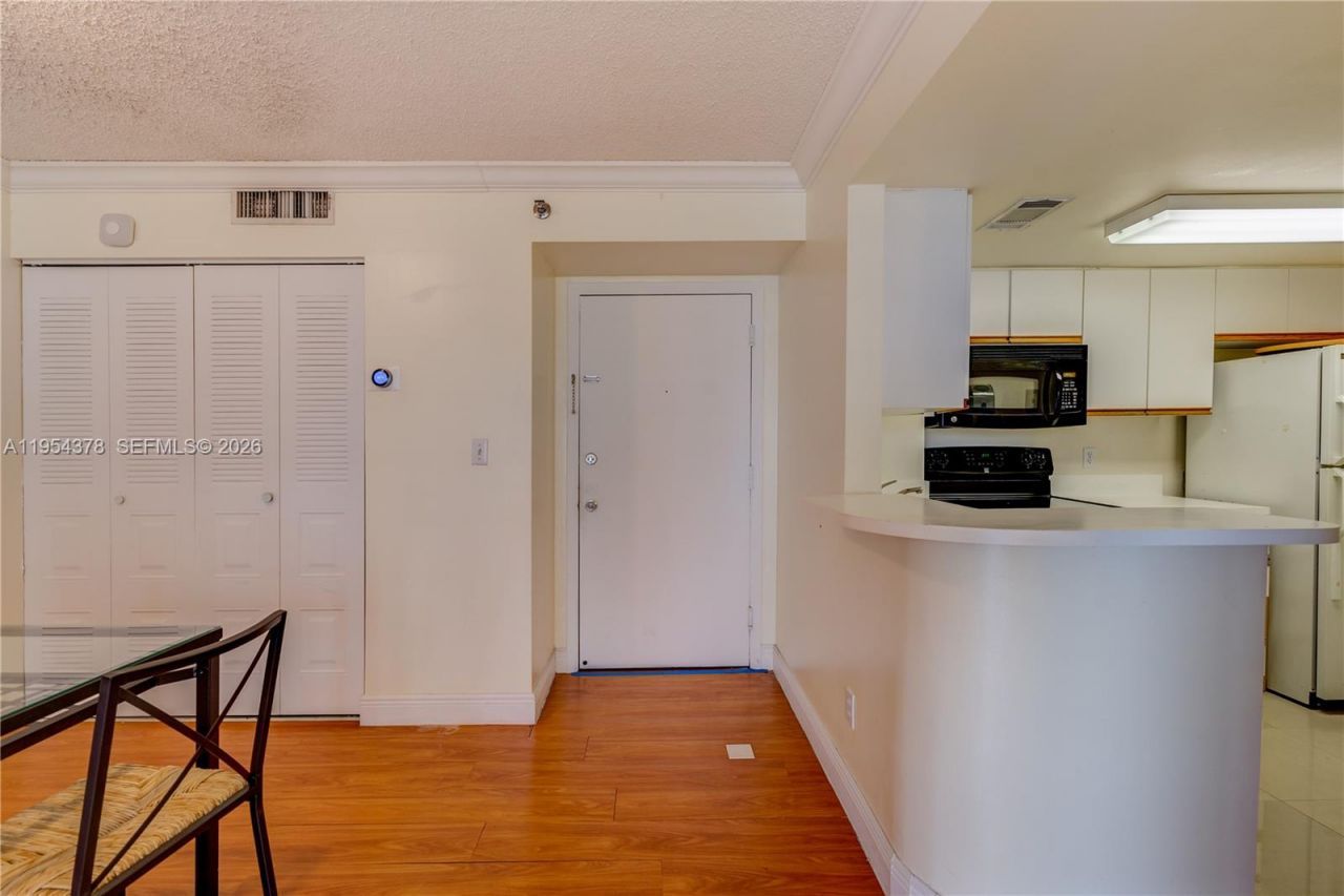 770 Claughton Island Dr , Unit 811, Miami, FL 33131 Photo