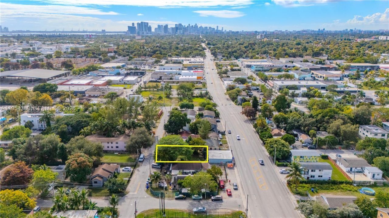 7552 NE Miami Ct , Miami, FL 33138 Photo