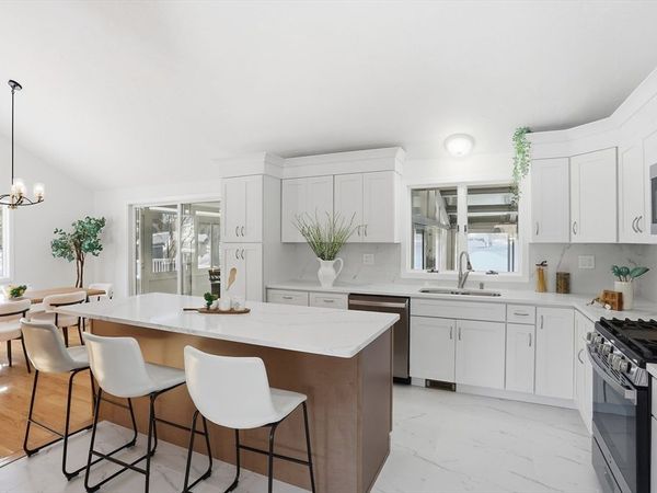 25 Glenridge Drive, Bedford, MA 01730