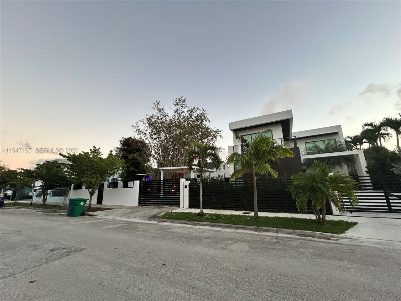 1352 SW 16th St, Miami, FL 33145 Photo