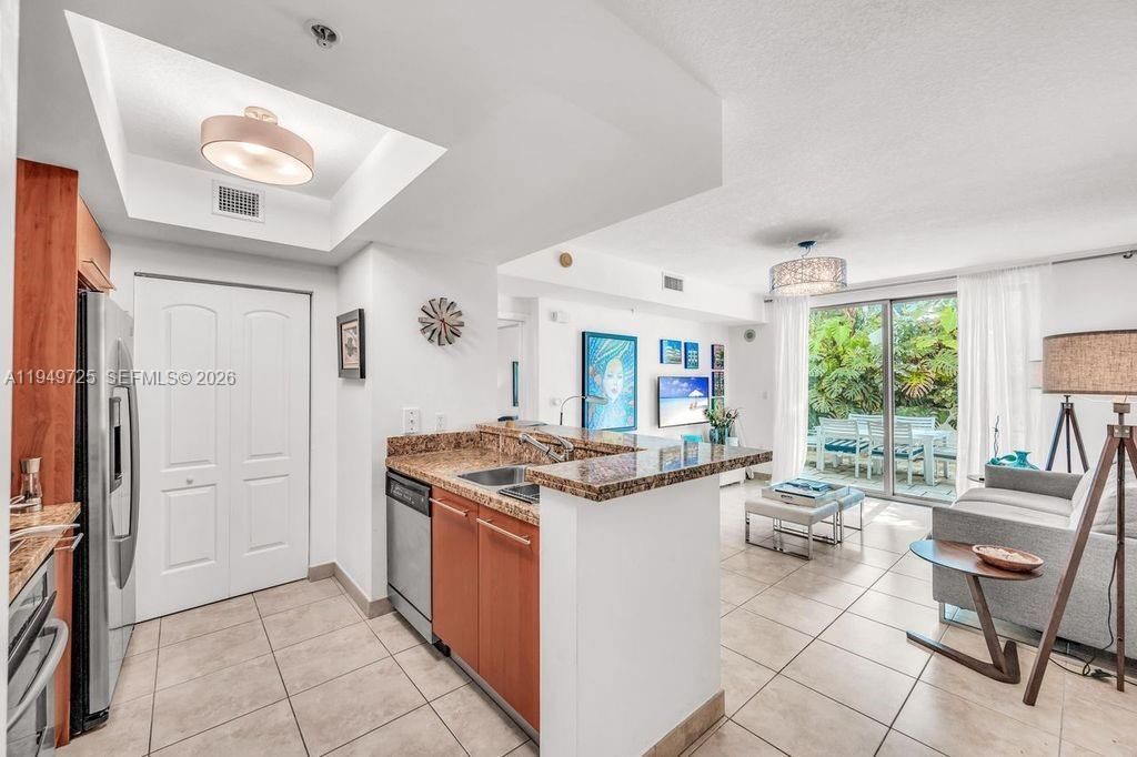 110 Washington Ave, Unit 2310, Miami Beach, FL 33139 Photo