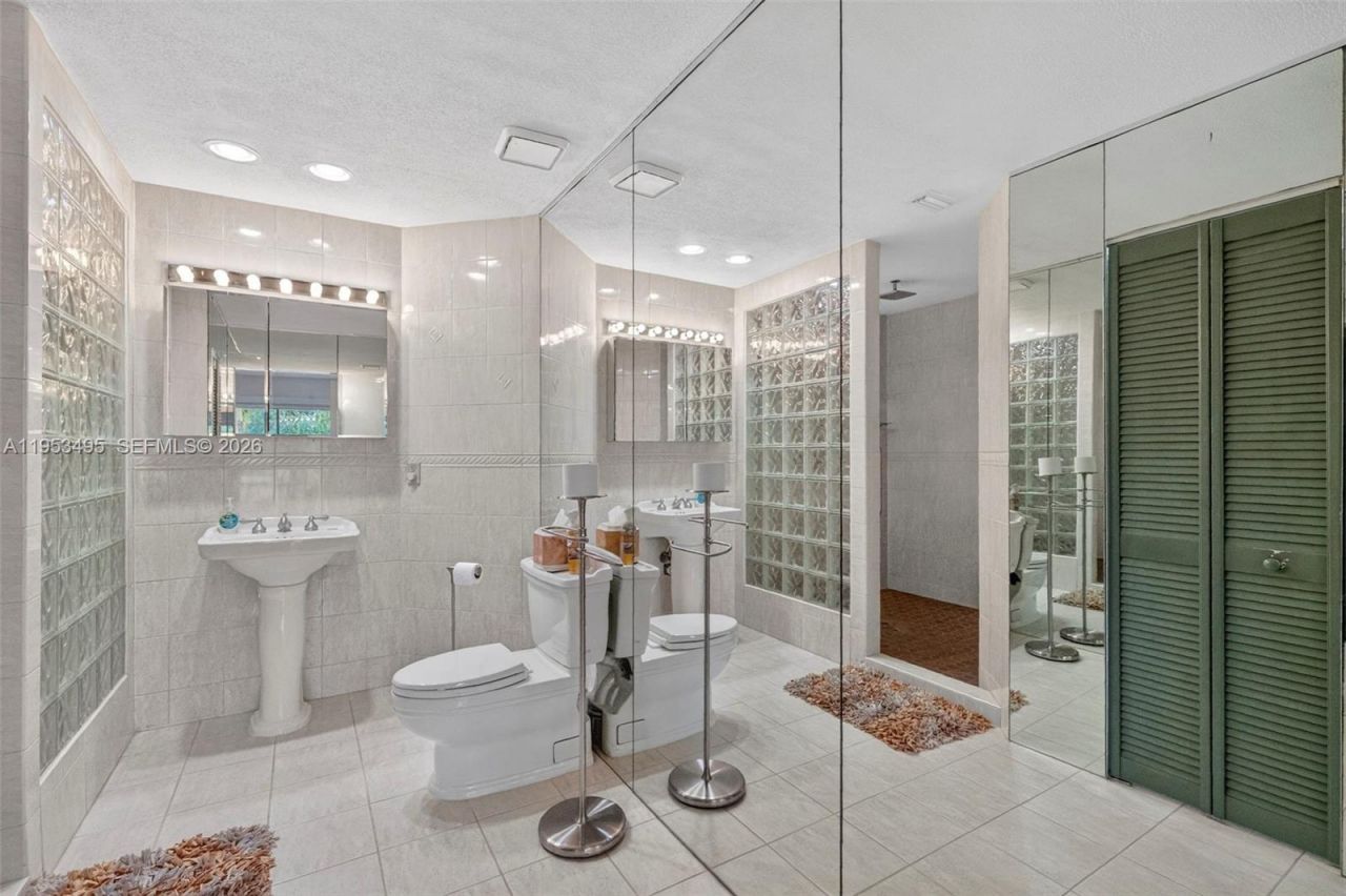 6744 N Pine Island Rd, Tamarac, FL 33321 Photo