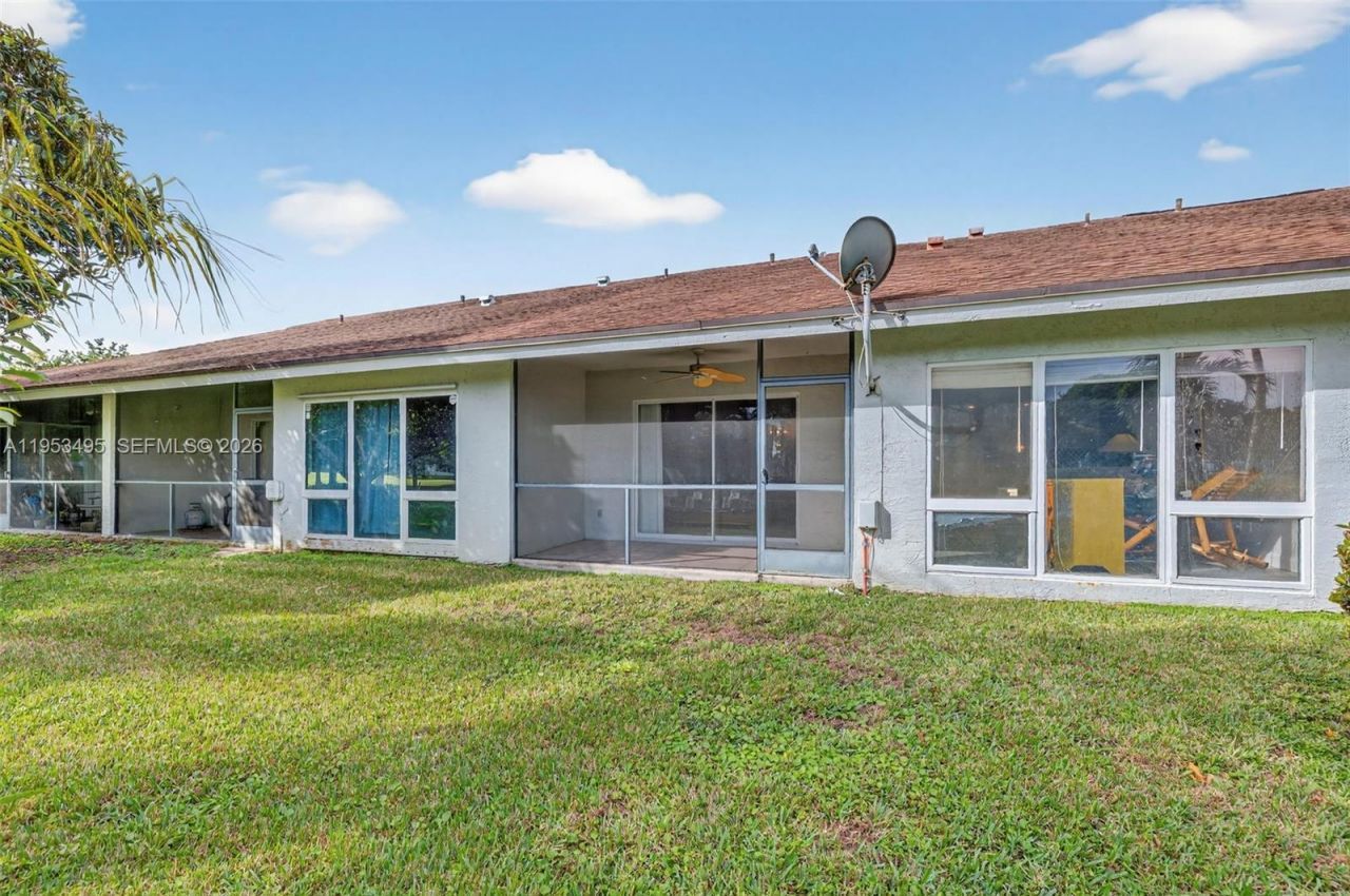 6744 N Pine Island Rd, Tamarac, FL 33321 Photo