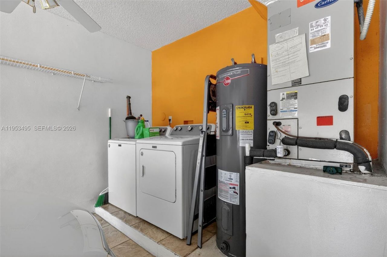 6744 N Pine Island Rd, Tamarac, FL 33321 Photo