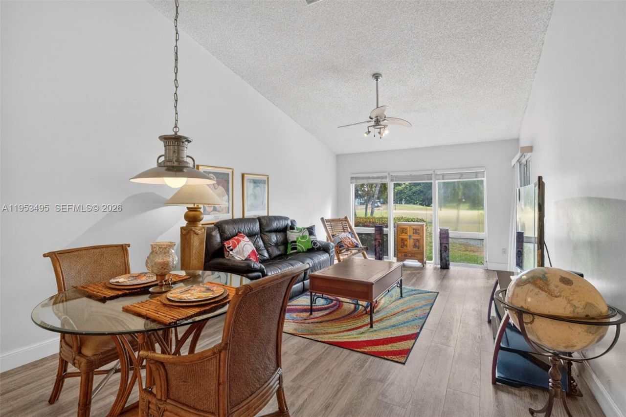 6744 N Pine Island Rd, Tamarac, FL 33321 Photo