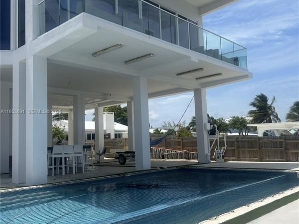 1553 Sunrise Dr , Big Pine, FL 33043