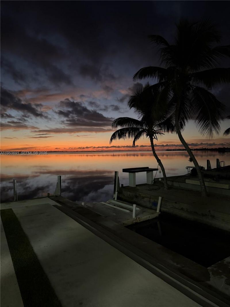 1553 Sunrise Dr , Big Pine Key, FL 33043 Photo