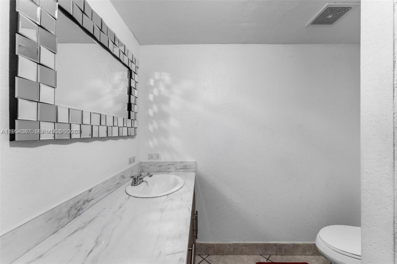 10000 NW 80th Ct, Unit 2226, Hialeah, FL 33016 Photo