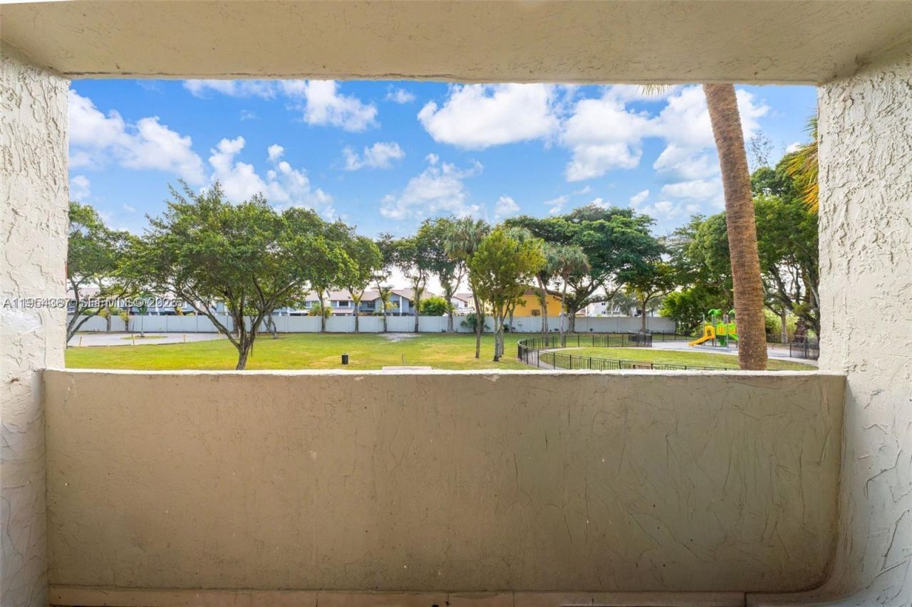 10000 NW 80th Ct, Unit 2226, Hialeah, FL 33016 Photo