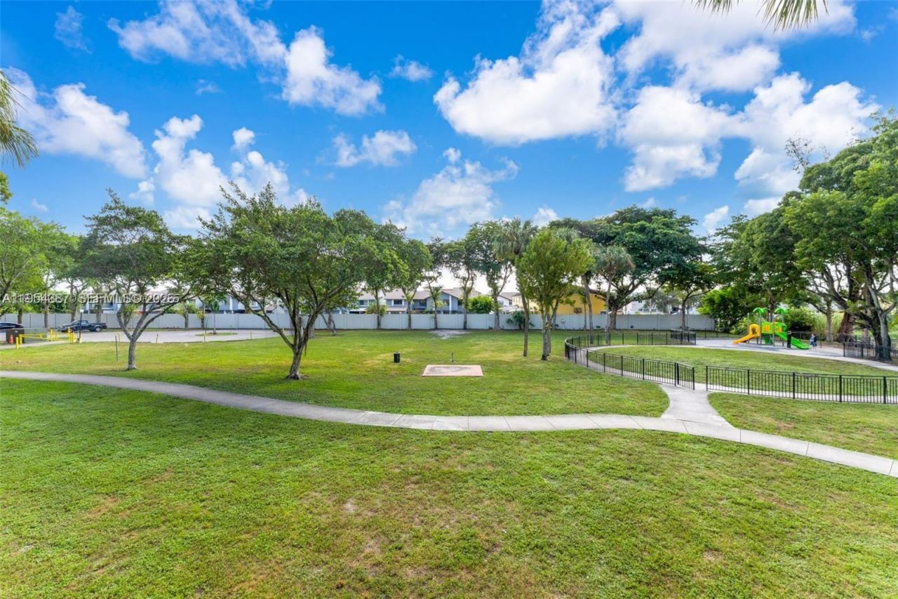 10000 NW 80th Ct, Unit 2226, Hialeah, FL 33016 Photo