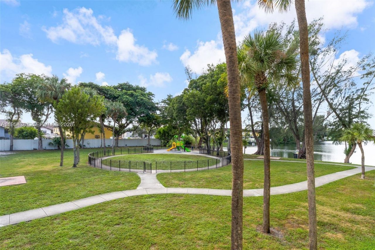 10000 NW 80th Ct, Unit 2226, Hialeah, FL 33016 Photo