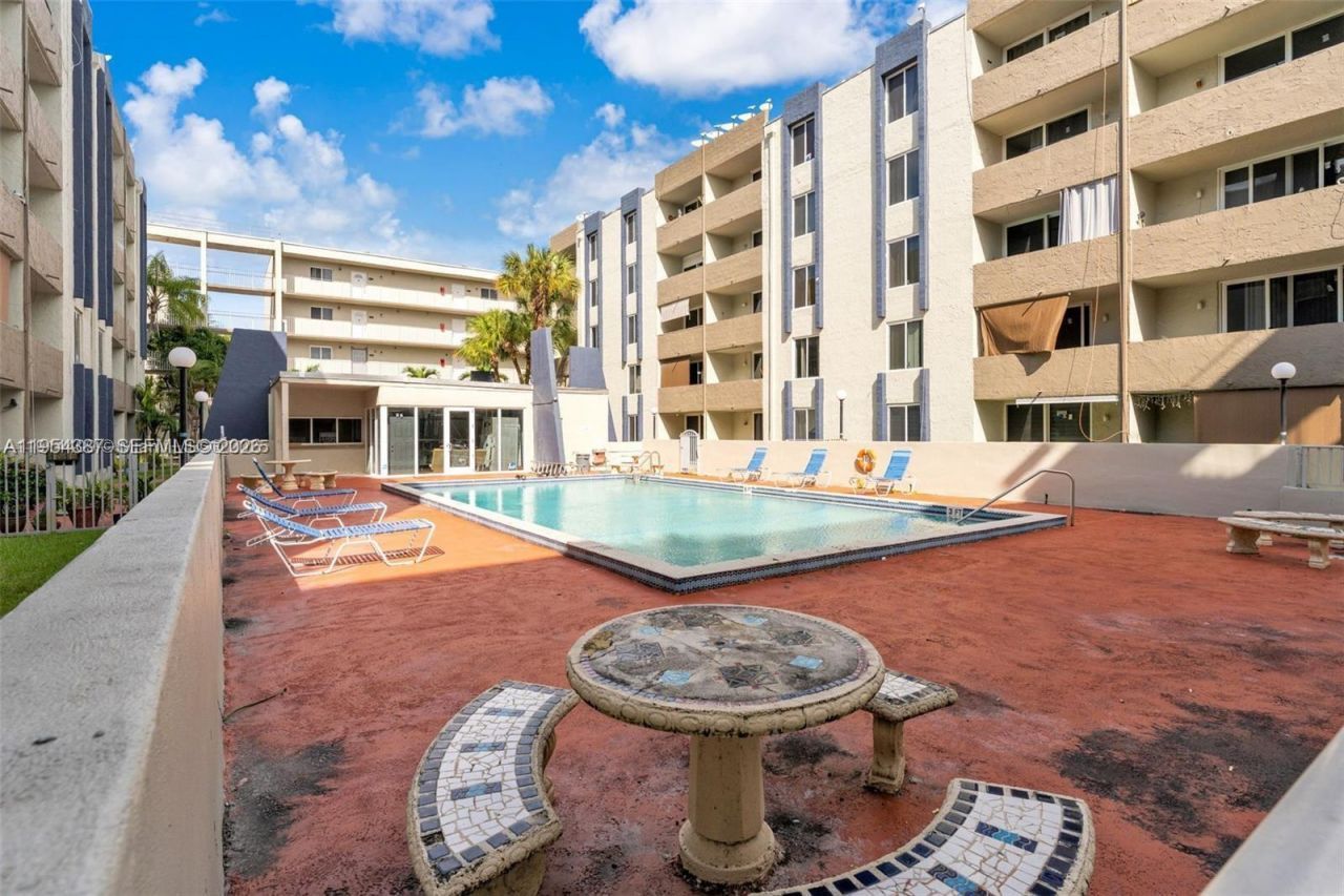 10000 NW 80th Ct, Unit 2226, Hialeah, FL 33016 Photo