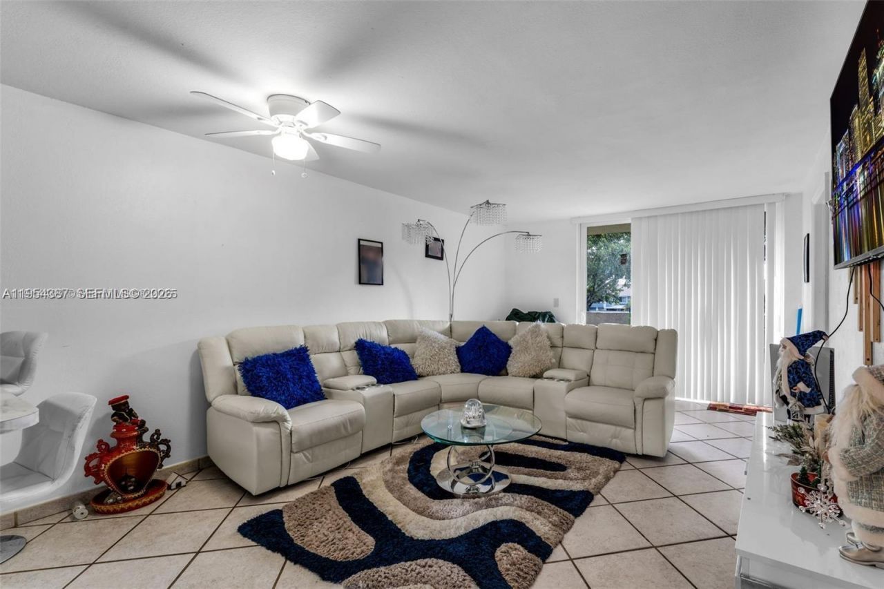 10000 NW 80th Ct, Unit 2226, Hialeah, FL 33016 Photo