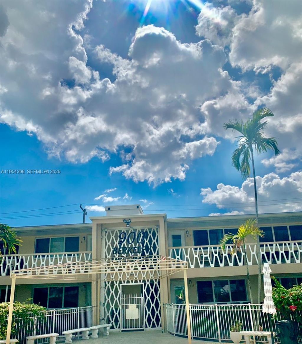 900 Atlantic Shores Blvd , Unit 133, Hallandale Beach, FL 33009 Photo