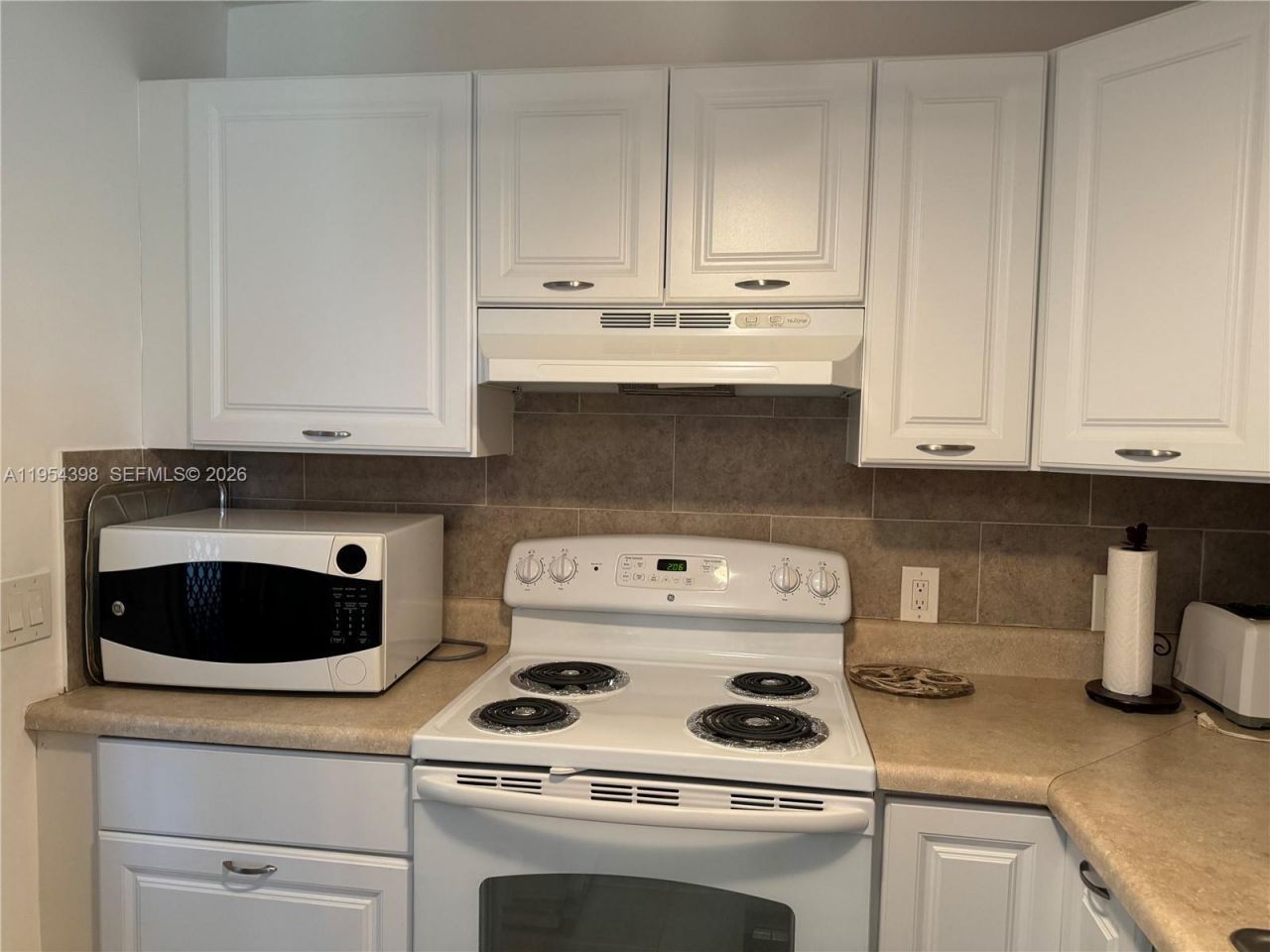 900 Atlantic Shores Blvd , Unit 133, Hallandale Beach, FL 33009 Photo