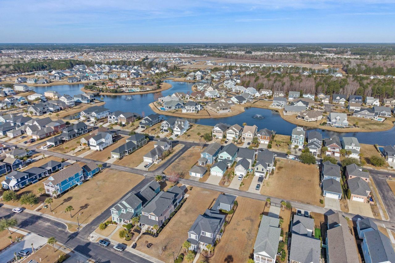 861 Crystal Water Way Photo 14