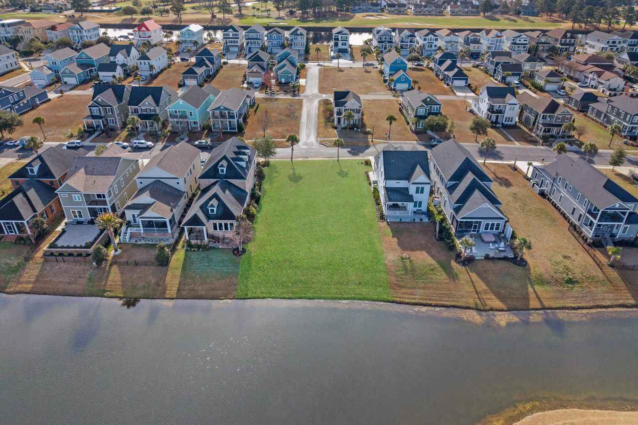 861 Crystal Water Way Photo 4