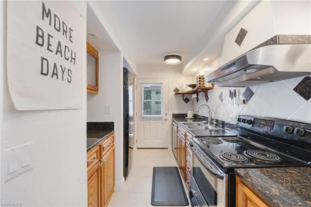 72 7th St S, Unit 206, Naples, FL 34102 Photo