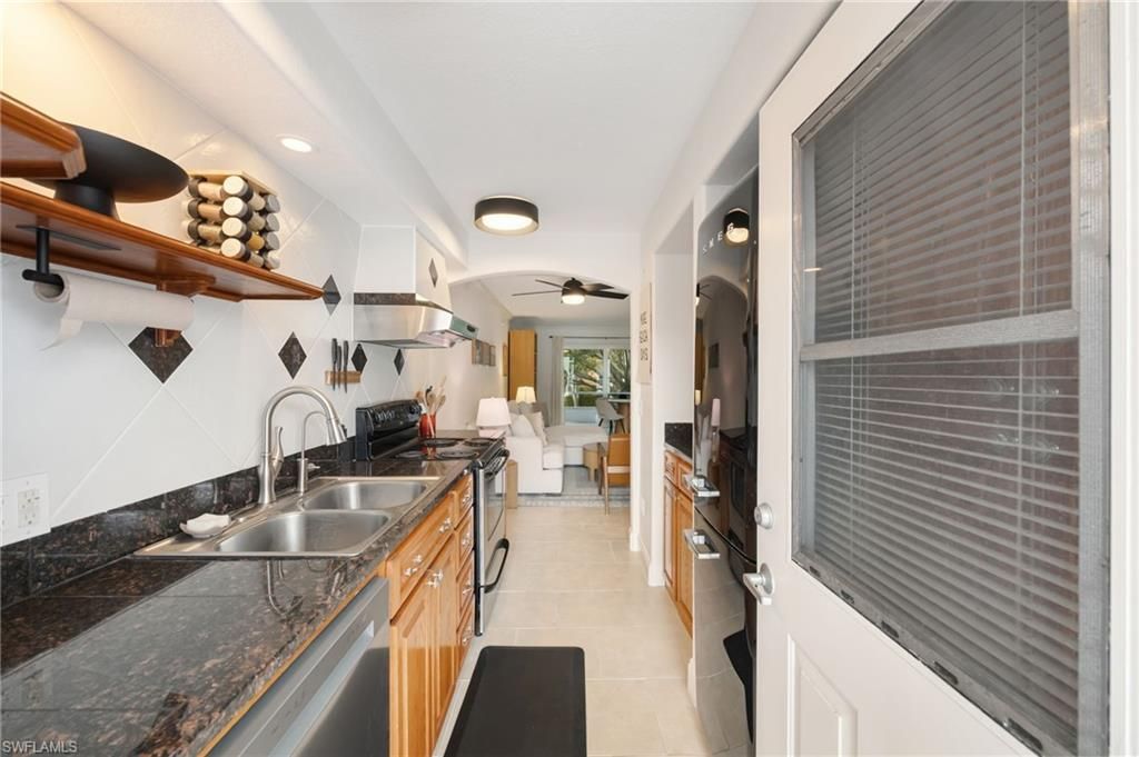 72 7th St S, Unit 206, Naples, FL 34102 Photo