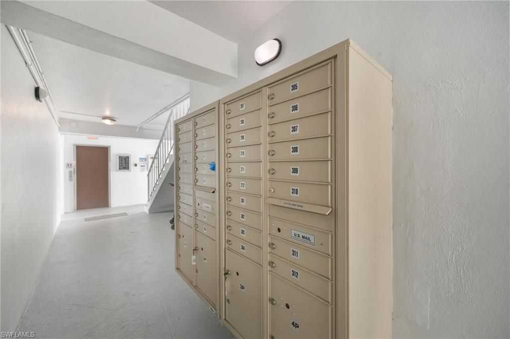 72 7th St S, Unit 206, Naples, FL 34102 Photo