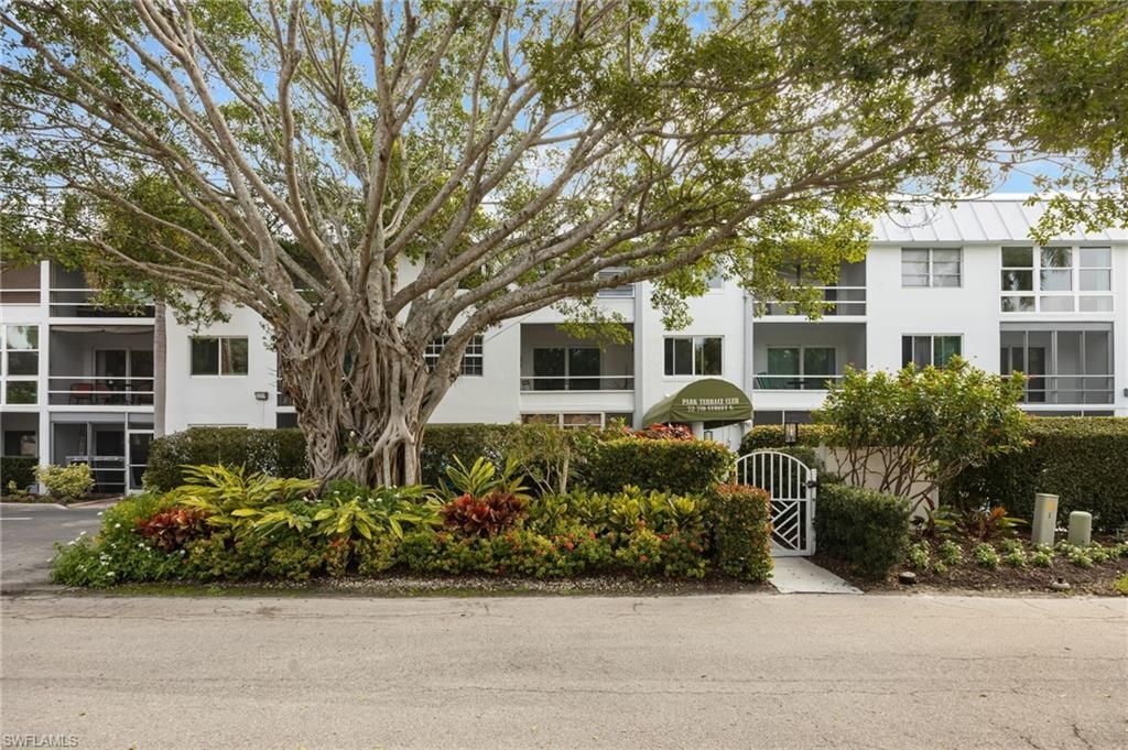 72 7th St S, Unit 206, Naples, FL 34102 Photo