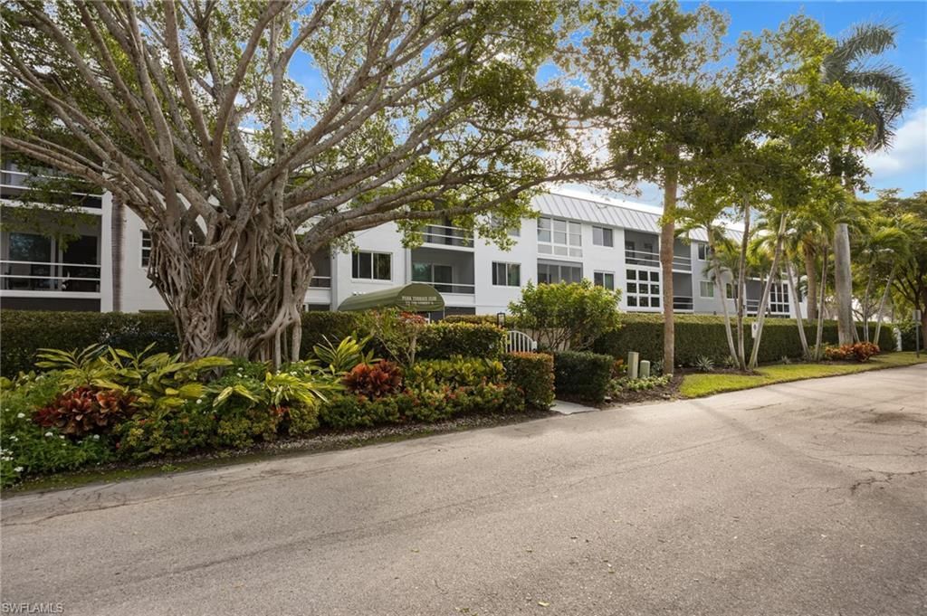 72 7th St S, Unit 206, Naples, FL 34102 Photo