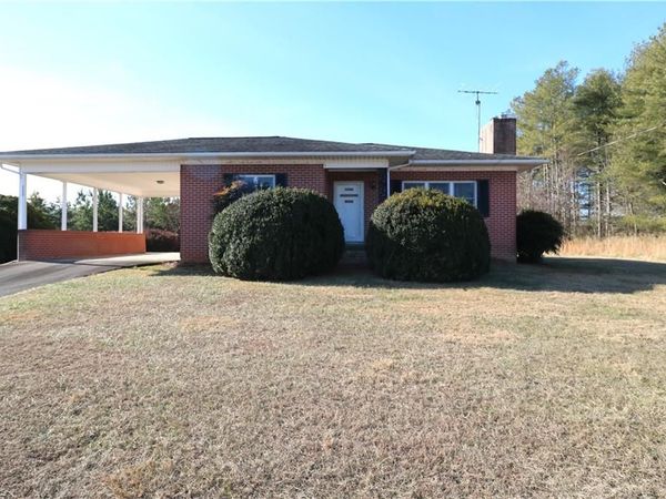 3255 Ararat Road , Ararat, NC 27007