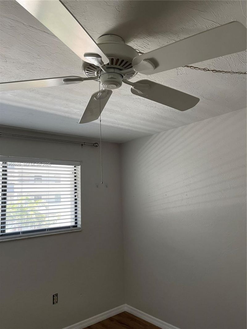 2121 Collier Av , Unit 215, Fort Myers, FL 33901 Photo