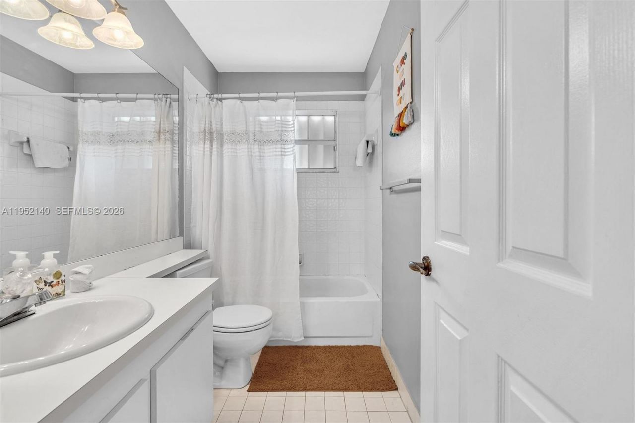 821 Somerset Ave, Davie, FL 33325 Photo