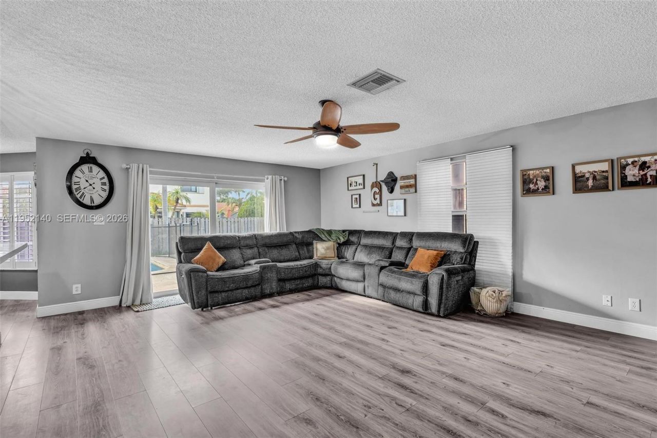 821 Somerset Ave, Davie, FL 33325 Photo