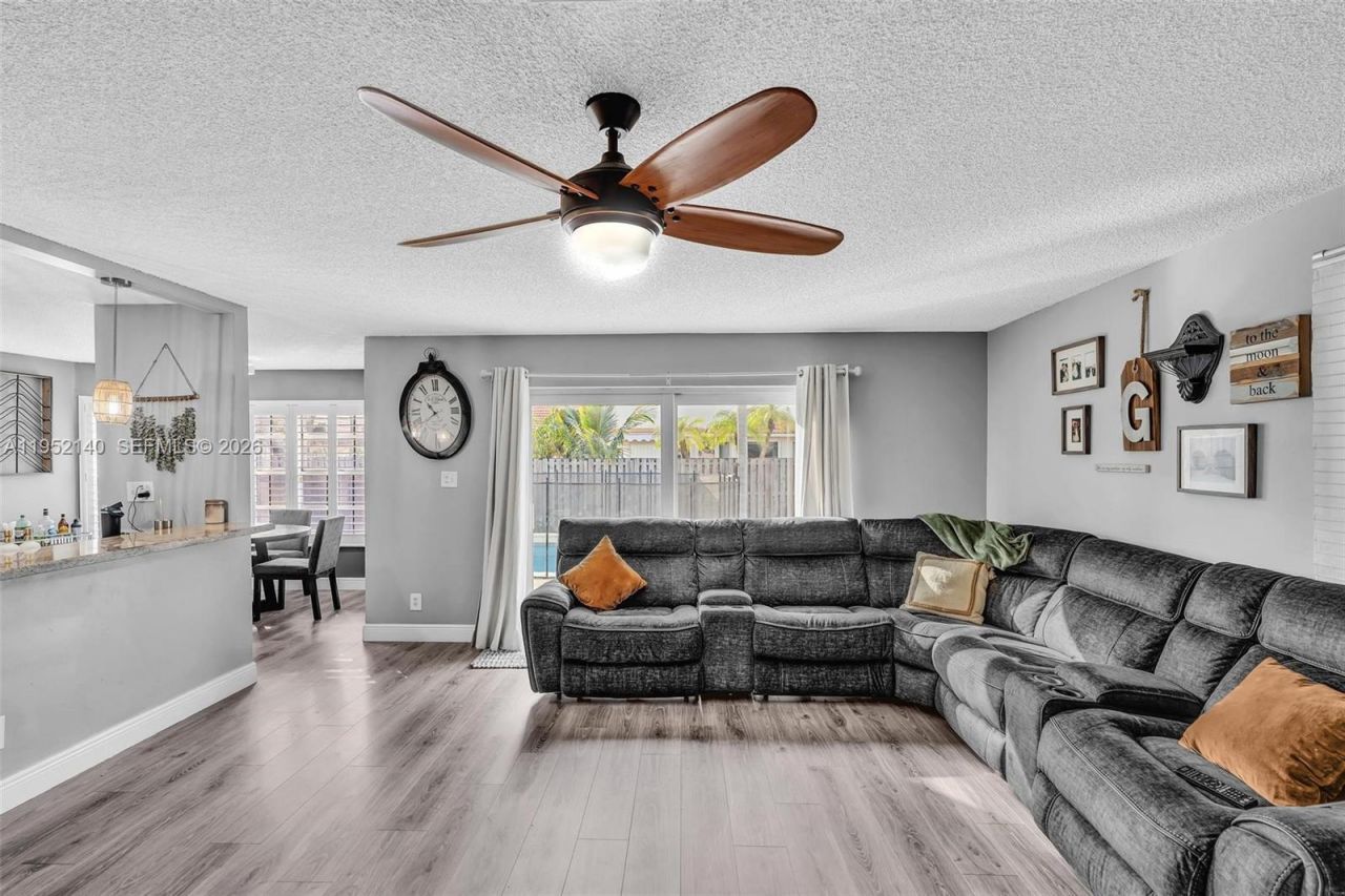 821 Somerset Ave, Davie, FL 33325 Photo