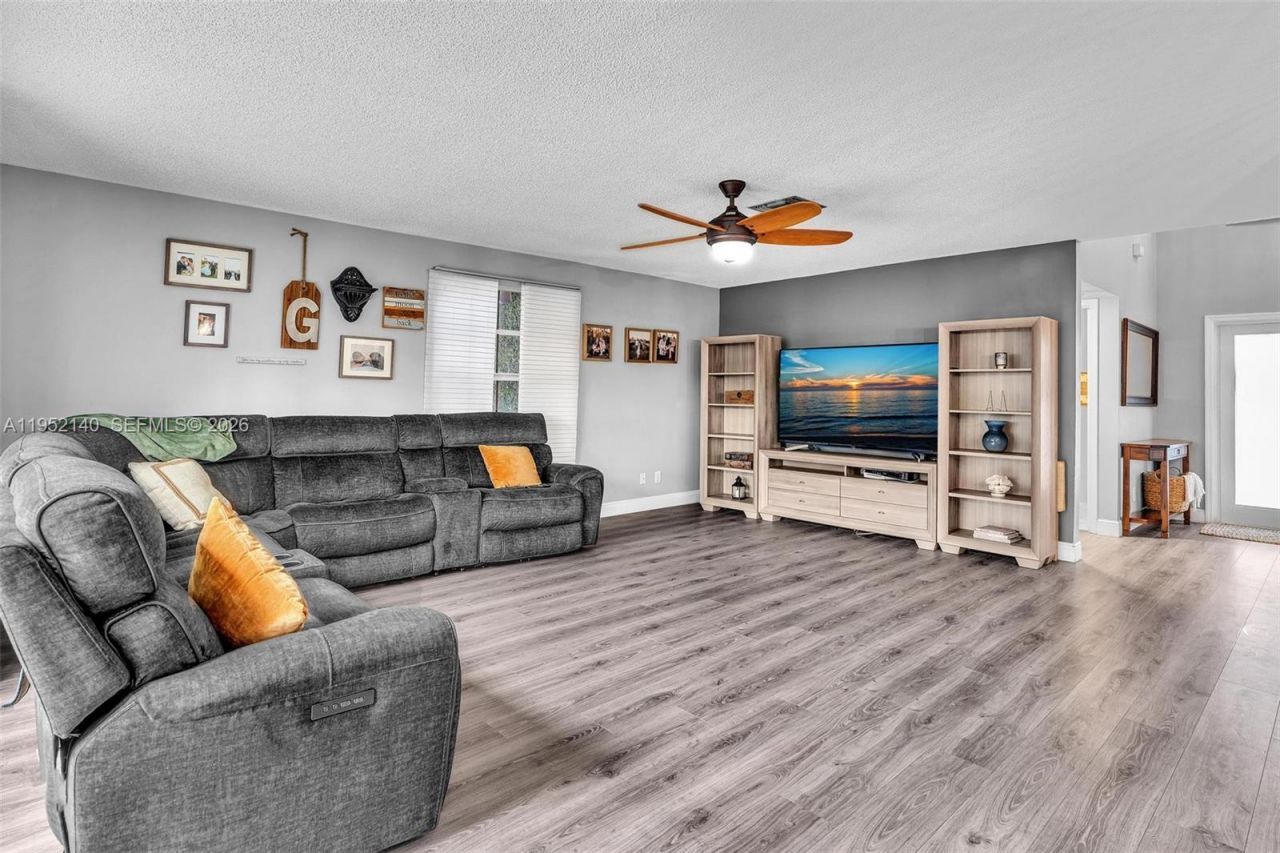 821 Somerset Ave, Davie, FL 33325 Photo