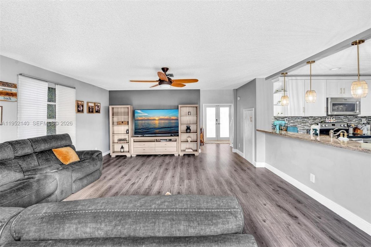 821 Somerset Ave, Davie, FL 33325 Photo