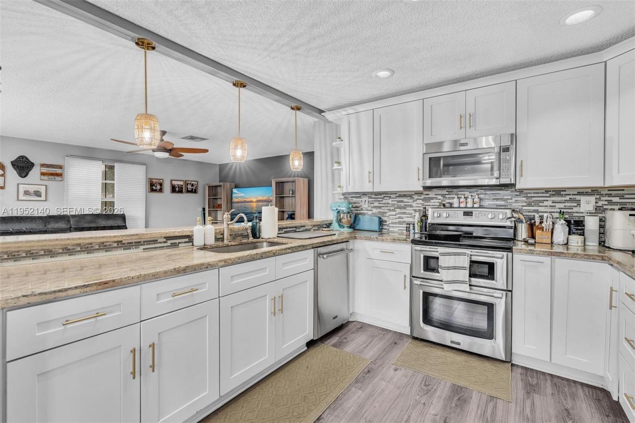 821 Somerset Ave, Davie, FL 33325 Photo