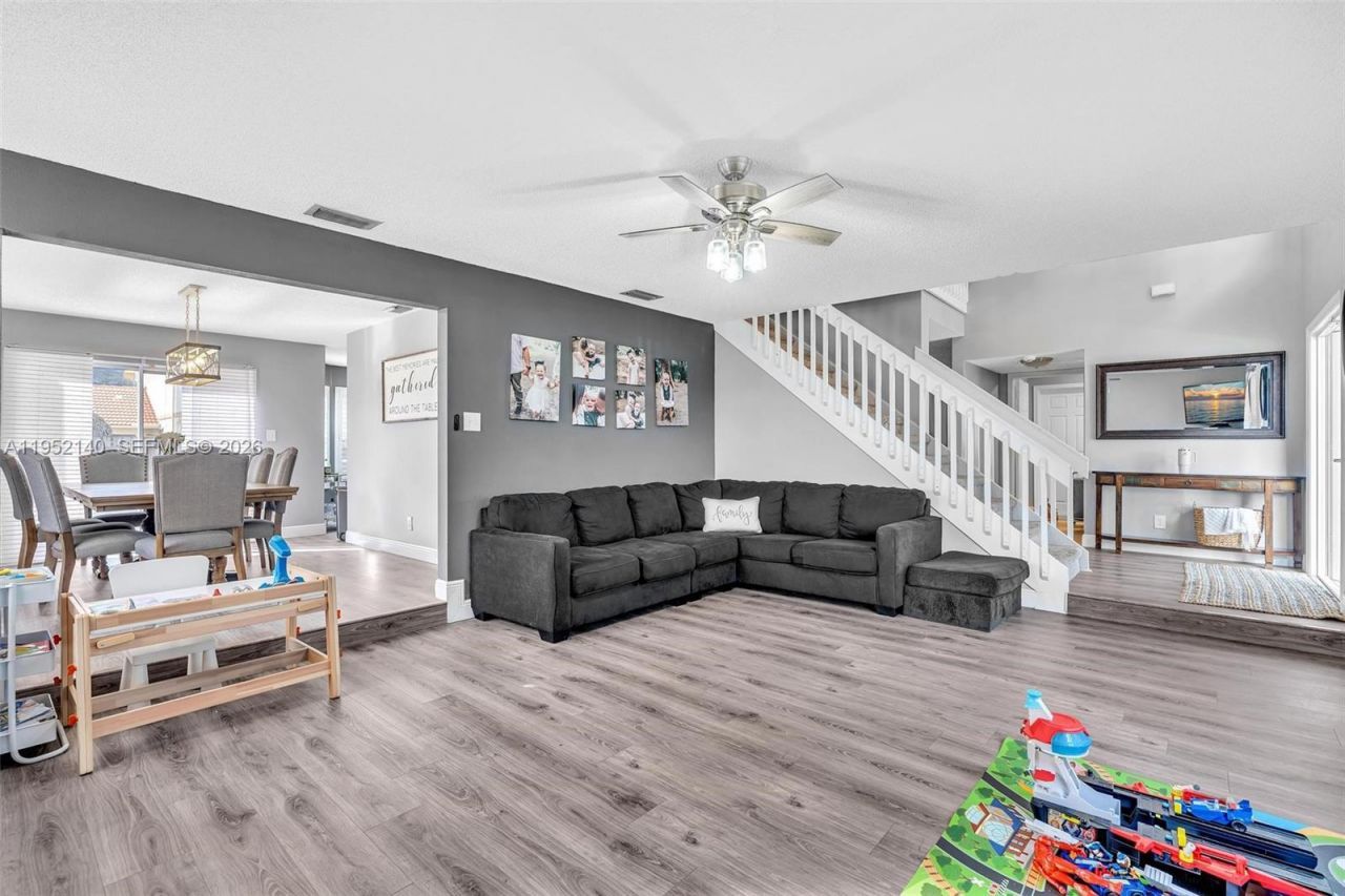 821 Somerset Ave, Davie, FL 33325 Photo