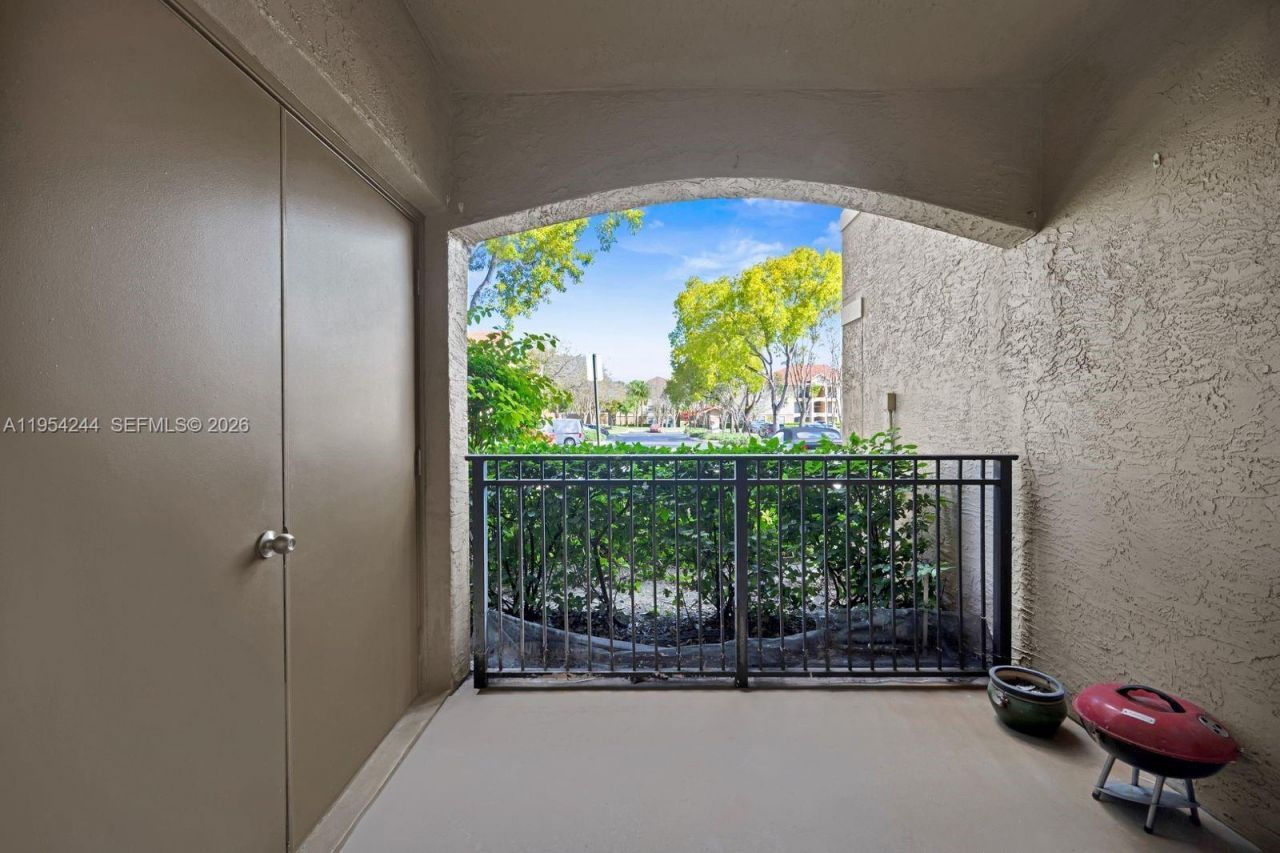 11650 SW 2nd St, Unit 16103, Pembroke Pines, FL 33025 Photo