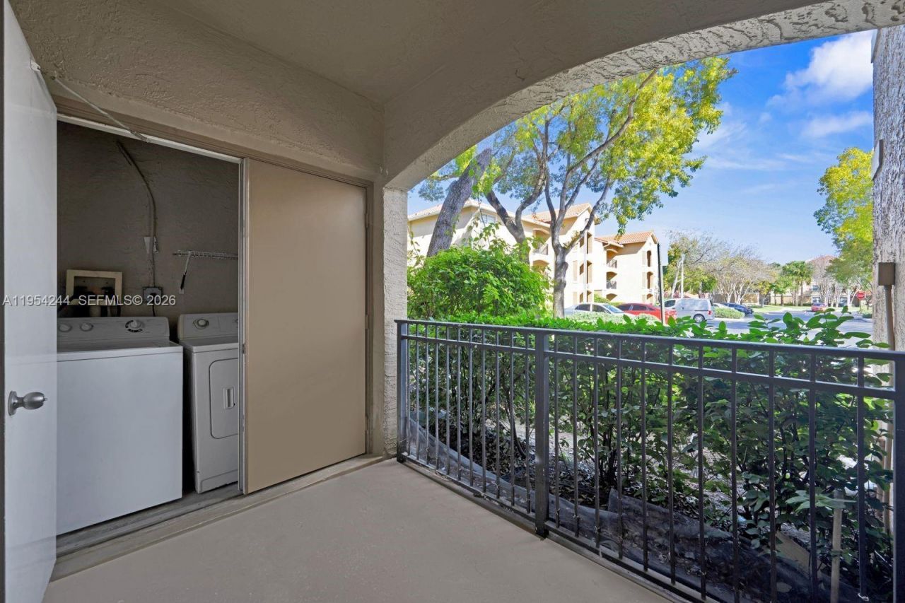 11650 SW 2nd St, Unit 16103, Pembroke Pines, FL 33025 Photo