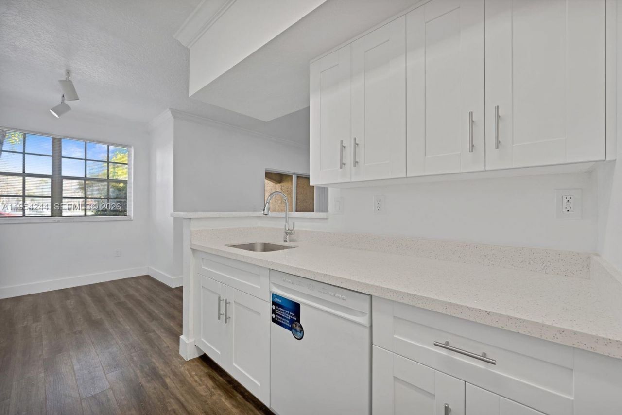 11650 SW 2nd St, Unit 16103, Pembroke Pines, FL 33025 Photo