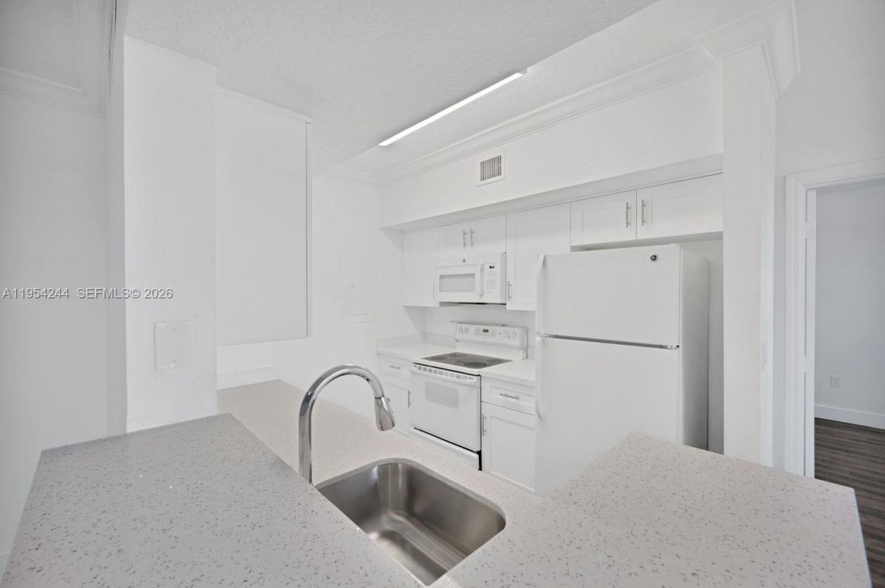 11650 SW 2nd St, Unit 16103, Pembroke Pines, FL 33025 Photo